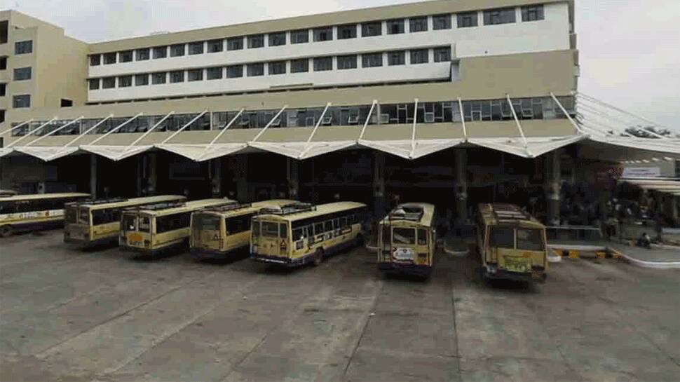 સુરત: સતત વધી રહેલા કેસને પગલે GSRTC બસોનું સંચાલન વધારે 7 દિવસ સ્થગિત સુરત: સતત વધી રહેલા કેસને પગલે GSRTC બસોનું સંચાલન વધારે 7 દિવસ સ્થગિત