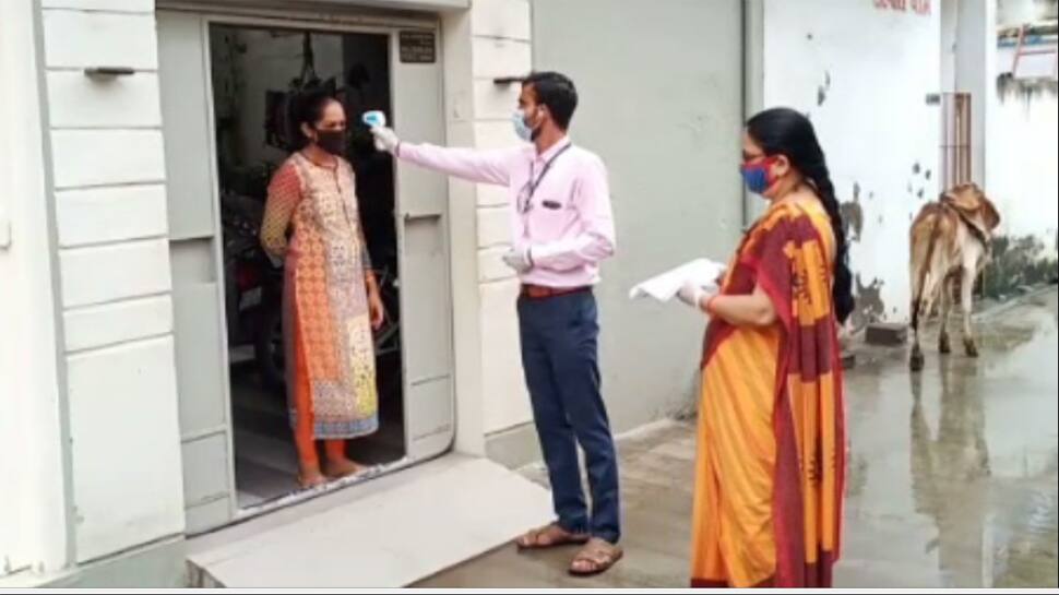 અમદાવાદ-સુરતને પગલે રાજકોટ... કોરોનાને કાબૂમાં લેવા વધુ એક IASની નિમણૂંક કરાઈ અમદાવાદ-સુરતને પગલે રાજકોટ... કોરોનાને કાબૂમાં લેવા વધુ એક IASની નિમણૂંક કરાઈ