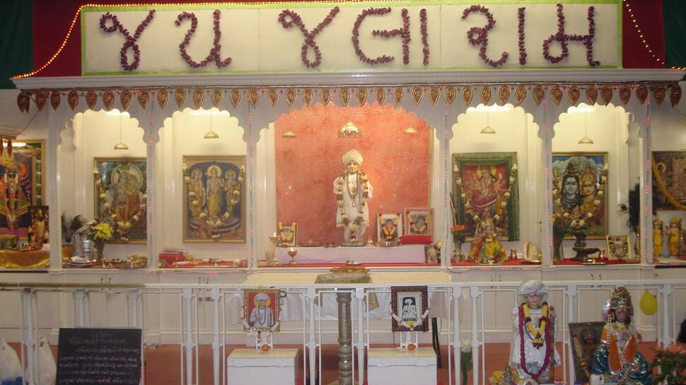 વિરપુર જલારામ મંદિર એક મહિના સુધી ભક્તોના દર્શન માટે બંધ, ઓક્ટોબરમાં ફરી થઇ શકશે દર્શન વિરપુર જલારામ મંદિર એક મહિના સુધી ભક્તોના દર્શન માટે બંધ, ઓક્ટોબરમાં ફરી થઇ શકશે દર્શન