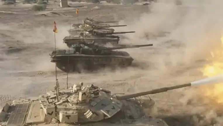 Indo China: ગમે ત્યારે છેડાઈ શકે છે યુદ્ધ!, રક્ષા મંત્રી રાજનાથ સિંહ આજે કરશે મહત્વની બેઠક Indo China: ગમે ત્યારે છેડાઈ શકે છે યુદ્ધ!, રક્ષા મંત્રી રાજનાથ સિંહ આજે કરશે મહત્વની બેઠક