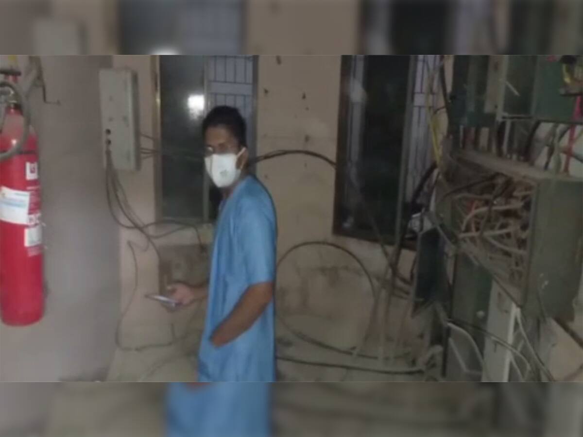 વડોદરા : SSG હોસ્પિટલના ન્યૂરો વોર્ડમા 45 દર્દીઓ દાખલ હતા, ત્યાં વાયરિંગમાંથી તણખા ઝર્યાં 