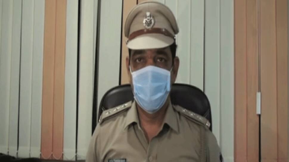 નગરપાલિકાની કો-ઓપરેટીવ ક્રેડિટ સોસાયટીમાં મેનેજરે કર્યો લાખોનો ગોટાળો, પત્નીના નામે ઉપાડી મોટી રકમ નગરપાલિકાની કો-ઓપરેટીવ ક્રેડિટ સોસાયટીમાં મેનેજરે કર્યો લાખોનો ગોટાળો, પત્નીના નામે ઉપાડી મોટી રકમ