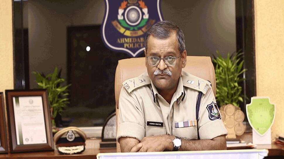 ઉદ્યોગપતિની આત્મહત્યામાં ગુનેગાર PI અને 3 કોન્સ્ટેબલની સસ્પેન્શન બાદ બદલી ઉદ્યોગપતિની આત્મહત્યામાં ગુનેગાર PI અને 3 કોન્સ્ટેબલની સસ્પેન્શન બાદ બદલી