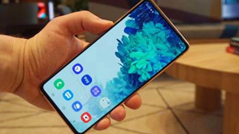 ધાંસૂ ડિસ્પ્લે સાથે લોન્ચ થયો Samsung Galaxy S20 FE, જાણો તેના સ્પેસિફિકેશન્સ ધાંસૂ ડિસ્પ્લે સાથે લોન્ચ થયો Samsung Galaxy S20 FE, જાણો તેના સ્પેસિફિકેશન્સ