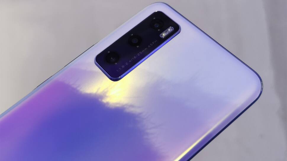 Vivo ભારતમાં આગામી મહિને 44MP સેલ્ફી કેમેરા સાથે લોન્ચ કરશે V20 સ્માર્ટફોન! Vivo ભારતમાં આગામી મહિને 44MP સેલ્ફી કેમેરા સાથે લોન્ચ કરશે V20 સ્માર્ટફોન!