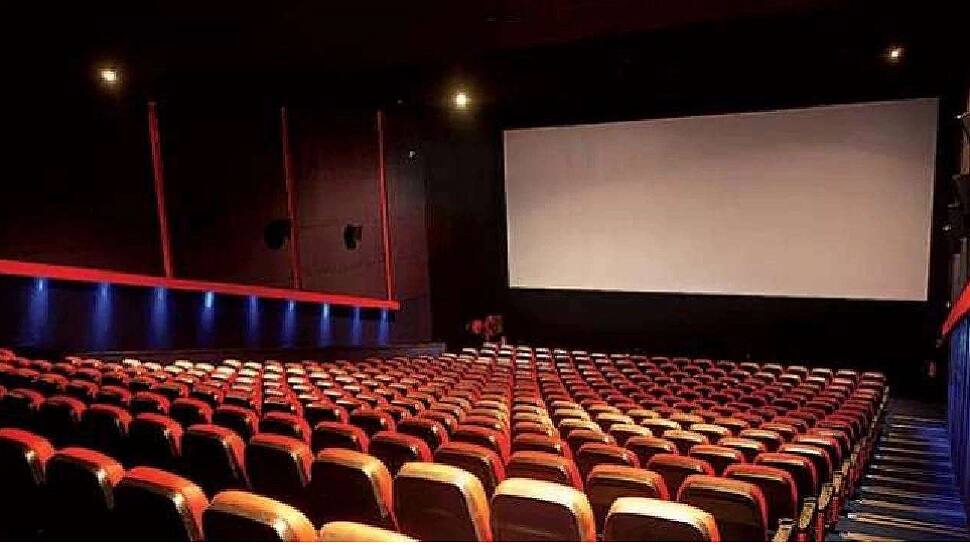 15 ઓક્ટોબરથી ખુલી શકશે સિનેમા હોલ, અનલોક-5ની ગાઇડલાઇન જાહેર 15 ઓક્ટોબરથી ખુલી શકશે સિનેમા હોલ, અનલોક-5ની ગાઇડલાઇન જાહેર