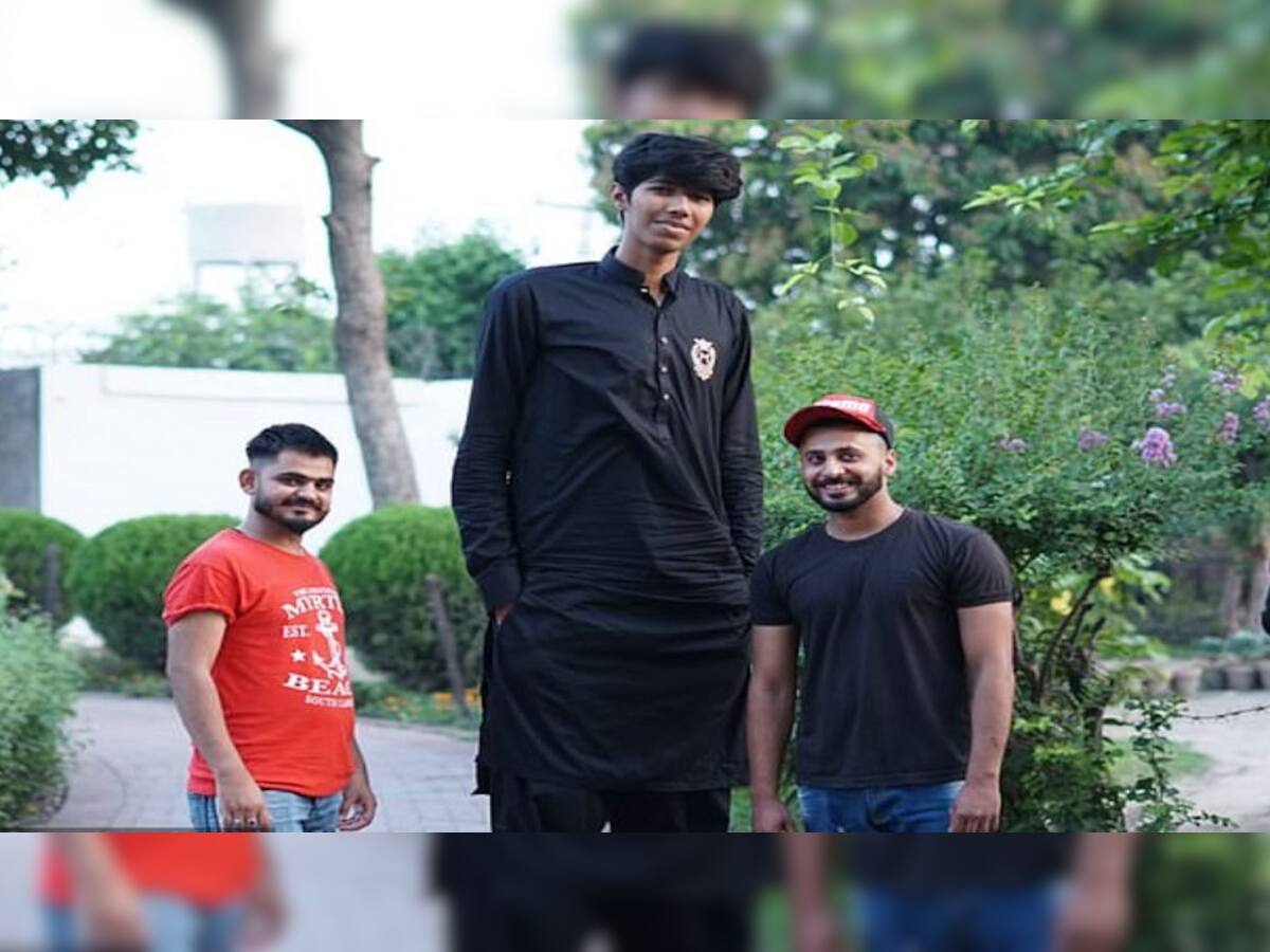  7.6 ફૂટનો ક્રિકેટર મુદસ્સર, પીએસએલમાં લાહોર કલંદર્સ તરફથી રમવાની આશા 