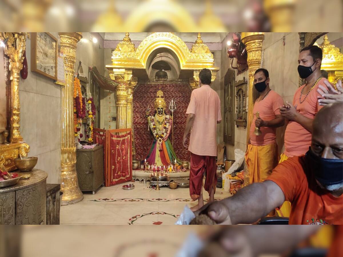નવરાત્રિનો પ્રારંભ : ગુજરાતના મંદિરોમાં ભક્તો પહોંચ્યા, પણ નારિયેળ-ચુંદડી નહિ ચઢાવી શકે 