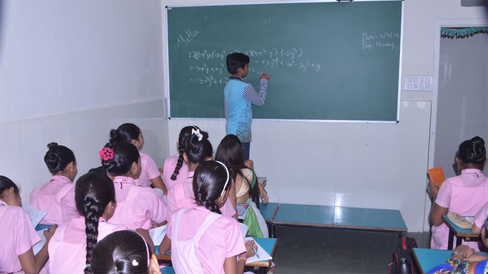 રાજ્યના શિક્ષકો માટે ખુશખબર, 21 દિવસનું દિવાળી વેકેશન, સત્રાંત અંગે કોઇ નિર્ણય નહી રાજ્યના શિક્ષકો માટે ખુશખબર, 21 દિવસનું દિવાળી વેકેશન, સત્રાંત અંગે કોઇ નિર્ણય નહી