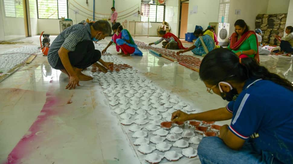4 વર્ષ પહેલાં હતો એક મનોરોગી, આજે છે એક લેખક-કવિ, દિલચસ્પ છે સતિષની કહાની 4 વર્ષ પહેલાં હતો એક મનોરોગી, આજે છે એક લેખક-કવિ, દિલચસ્પ છે સતિષની કહાની