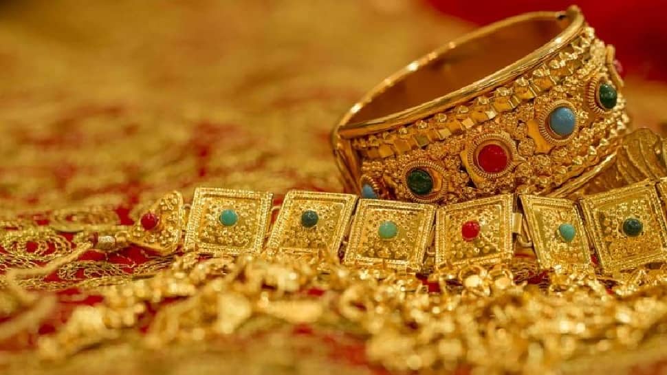 Gold Rate Today: સોનાના ભાવ ઘટ્યા, ચાંદીમાં વધારો, જાણો આજની કિંમત Gold Rate Today: સોનાના ભાવ ઘટ્યા, ચાંદીમાં વધારો, જાણો આજની કિંમત