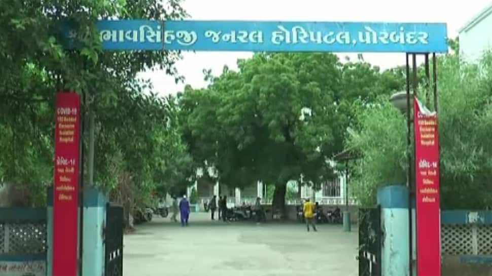 પોરબંદરની વિચિત્ર કોરોના હોસ્પિટલ: ન પીવાનું પાણી, ન લિફ્ટ કે ન કોઇ પ્રાથમિક સગવડ ! પોરબંદરની વિચિત્ર કોરોના હોસ્પિટલ: ન પીવાનું પાણી, ન લિફ્ટ કે ન કોઇ પ્રાથમિક સગવડ !