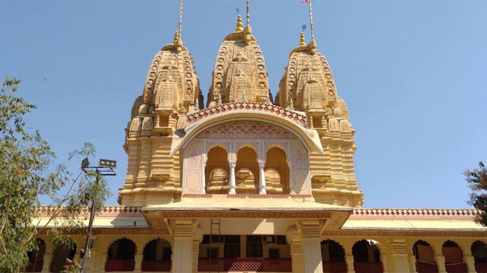 બેસતા વર્ષના દિવસે ઇસ્કોન મંદિરમાં 108 કિલોગ્રામ શીરાનો વિશાળ ગોવર્ધન બનાવાશે બેસતા વર્ષના દિવસે ઇસ્કોન મંદિરમાં 108 કિલોગ્રામ શીરાનો વિશાળ ગોવર્ધન બનાવાશે