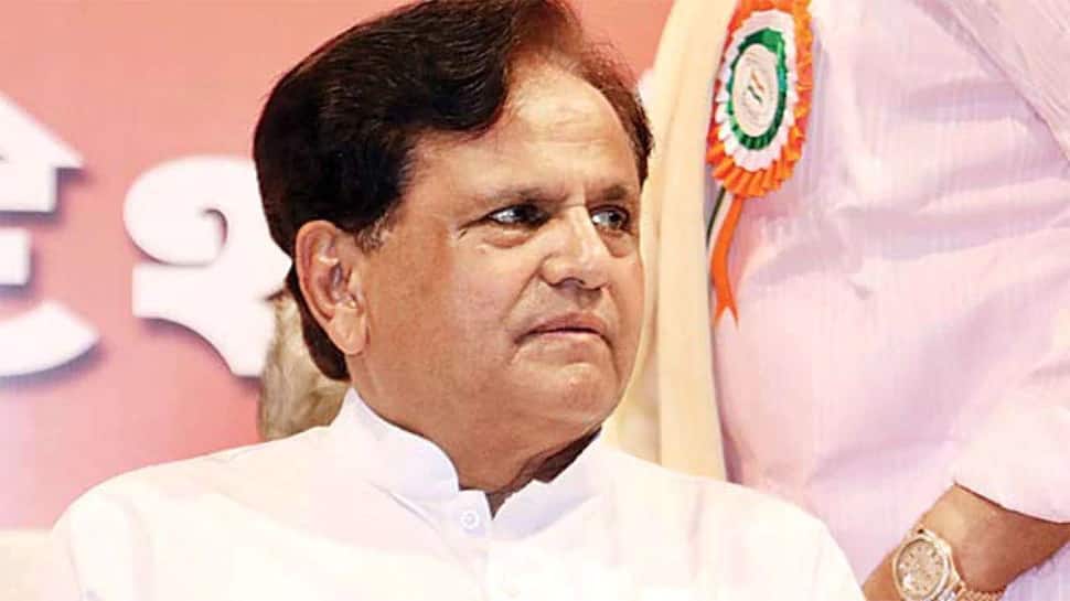 Congress ના દિગ્ગજ નેતા Ahmed Patel નું નિધન, એક મહિના પહેલા થયો હતો કોરોના Congress ના દિગ્ગજ નેતા Ahmed Patel નું નિધન, એક મહિના પહેલા થયો હતો કોરોના