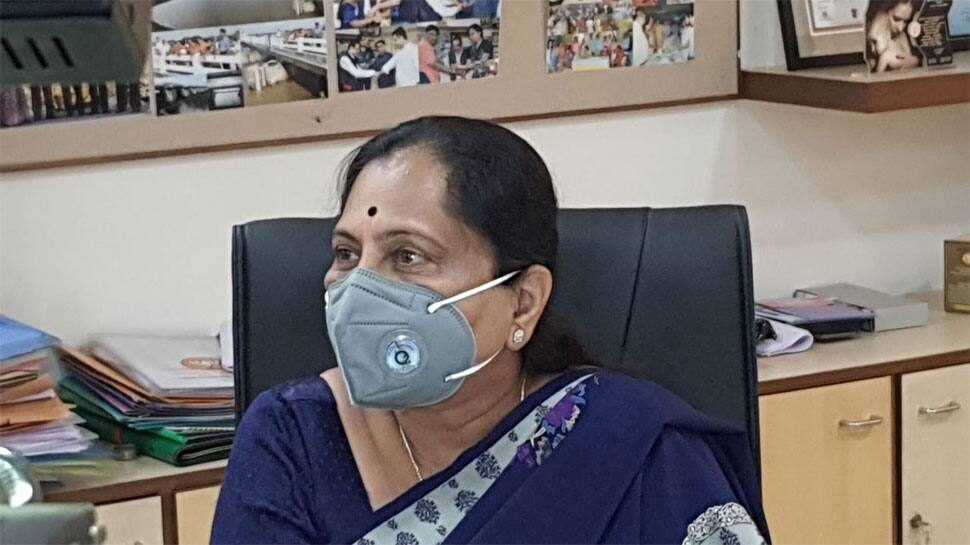 રાજકોટ અગ્નિકાંડને કુદરતી આફત ગણાવીને ફસાયા મેયર બીનાબેન આચાર્ય રાજકોટ અગ્નિકાંડને કુદરતી આફત ગણાવીને ફસાયા મેયર બીનાબેન આચાર્ય