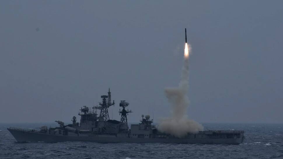Indian Navy ની તાકાત વધી, એન્ટી શિપ મિસાઈલ Brahmos નું સફળ પરીક્ષણ Indian Navy ની તાકાત વધી, એન્ટી શિપ મિસાઈલ Brahmos નું સફળ પરીક્ષણ