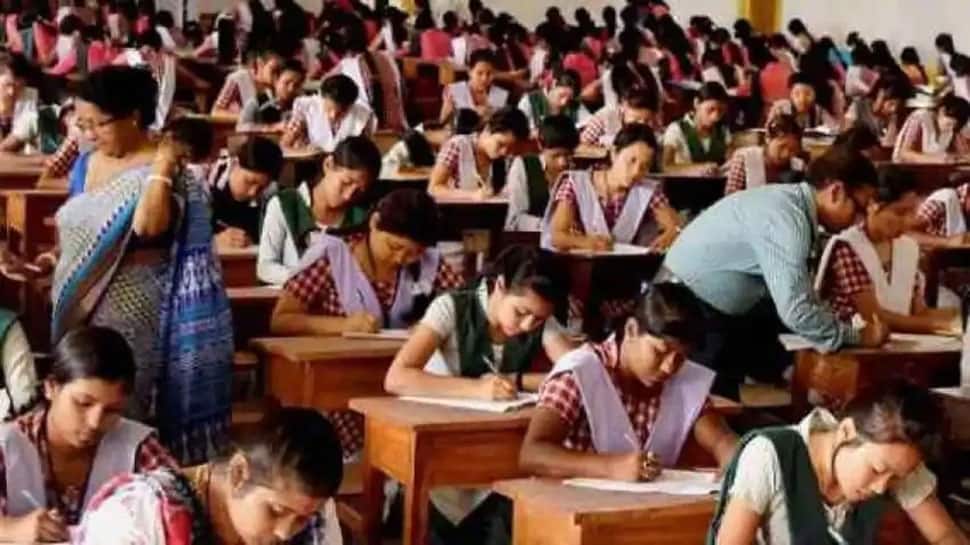 CBSE એ બોર્ડ પરીક્ષા મામલે કરી મોટી જાહેરાત, કહ્યું-પરીક્ષા તો લેખિત જ થશે CBSE એ બોર્ડ પરીક્ષા મામલે કરી મોટી જાહેરાત, કહ્યું-પરીક્ષા તો લેખિત જ થશે