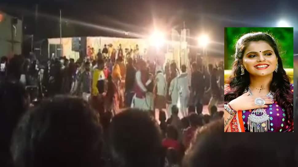 લગ્નમાં ભીડના મામલે લોકગાયિકા કાજલ મહેરિયા સામે વધુ એક ફરિયાદ દાખલ લગ્નમાં ભીડના મામલે લોકગાયિકા કાજલ મહેરિયા સામે વધુ એક ફરિયાદ દાખલ