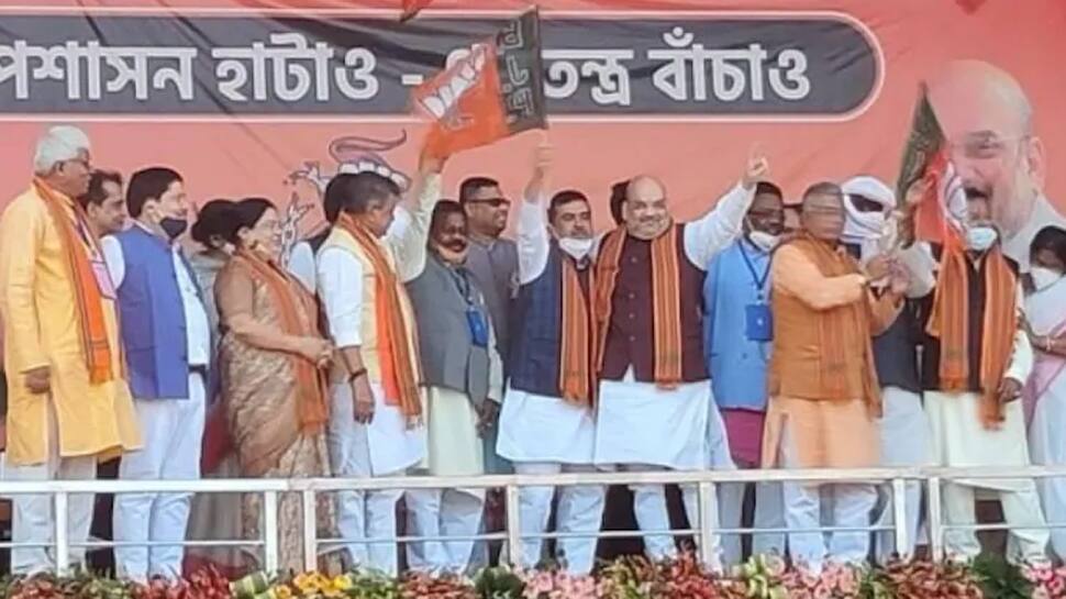 Amit Shah West Bengal Visit: મિદનાપુરમાં અમિત શાહની રેલી, ભાજપમાં જોડાયા TMC ના શુવેંદુ અધિકારી Amit Shah West Bengal Visit: મિદનાપુરમાં અમિત શાહની રેલી, ભાજપમાં જોડાયા TMC ના શુવેંદુ અધિકારી