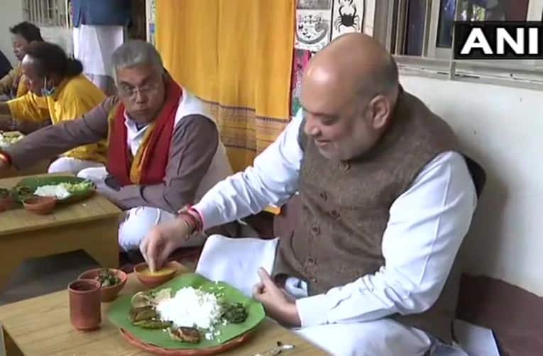 Amit Shah Bengal Visit Live Updates:બાઉલ ગાયકના ઘરે અમિત શાહે કર્યું ભોજન Amit Shah Bengal Visit Live Updates:બાઉલ ગાયકના ઘરે અમિત શાહે કર્યું ભોજન
