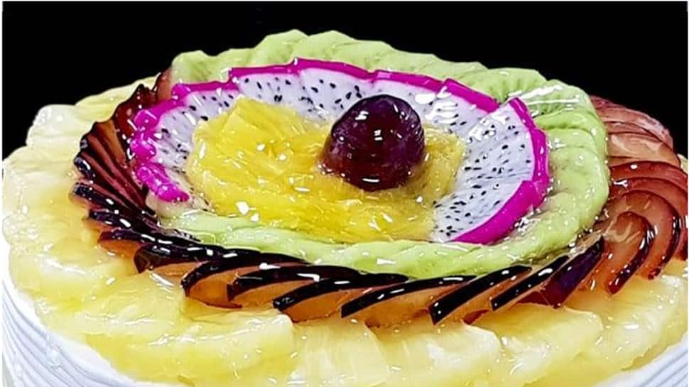 કોરોના કાળમાં માણો ઈમ્યુનિટી વધારતી કેક અને કૂકૂીઝની મજા, આ રહી બનાવવાની રીત કોરોના કાળમાં માણો ઈમ્યુનિટી વધારતી કેક અને કૂકૂીઝની મજા, આ રહી બનાવવાની રીત