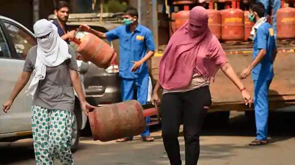 14.2 કિલો LPG સિલિન્ડરના નથી વધ્યા ભાવ 14.2 કિલો LPG સિલિન્ડરના નથી વધ્યા ભાવ