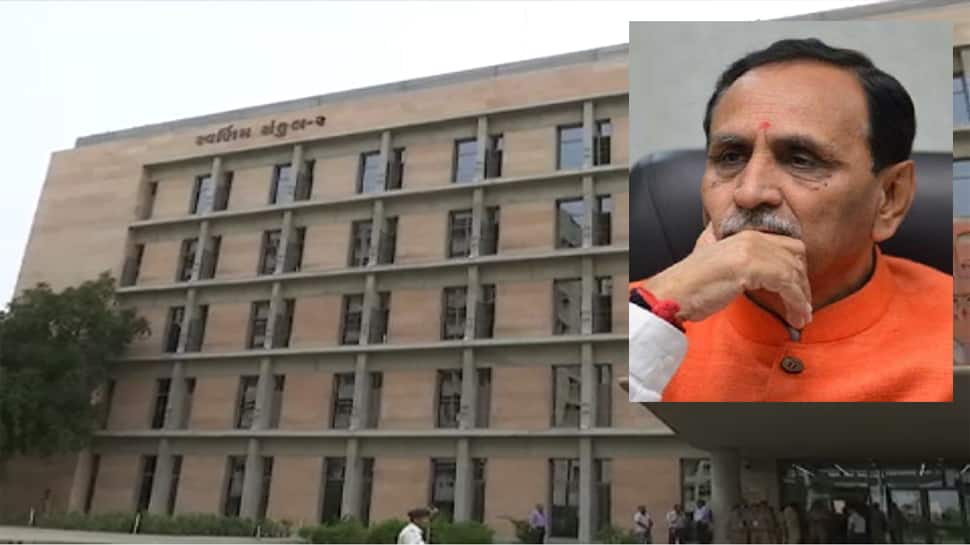 CM રૂપાણીની આસપાસ ફરતા 8 કર્મચારી કોરોના પોઝિટિવ નીકળ્યા CM રૂપાણીની આસપાસ ફરતા 8 કર્મચારી કોરોના પોઝિટિવ નીકળ્યા