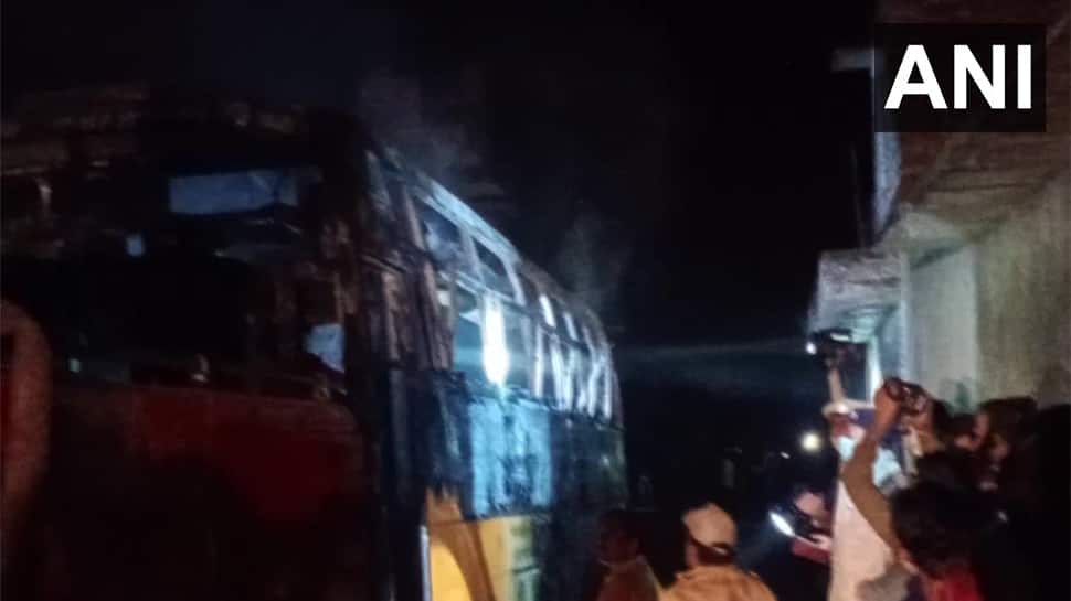 Rajasthan Bus Accident: ચાલુ બસમાં વીજળીના કરંટથી મળ્યું દર્દનાક મોત, 6 સળગી મર્યાં Rajasthan Bus Accident: ચાલુ બસમાં વીજળીના કરંટથી મળ્યું દર્દનાક મોત, 6 સળગી મર્યાં