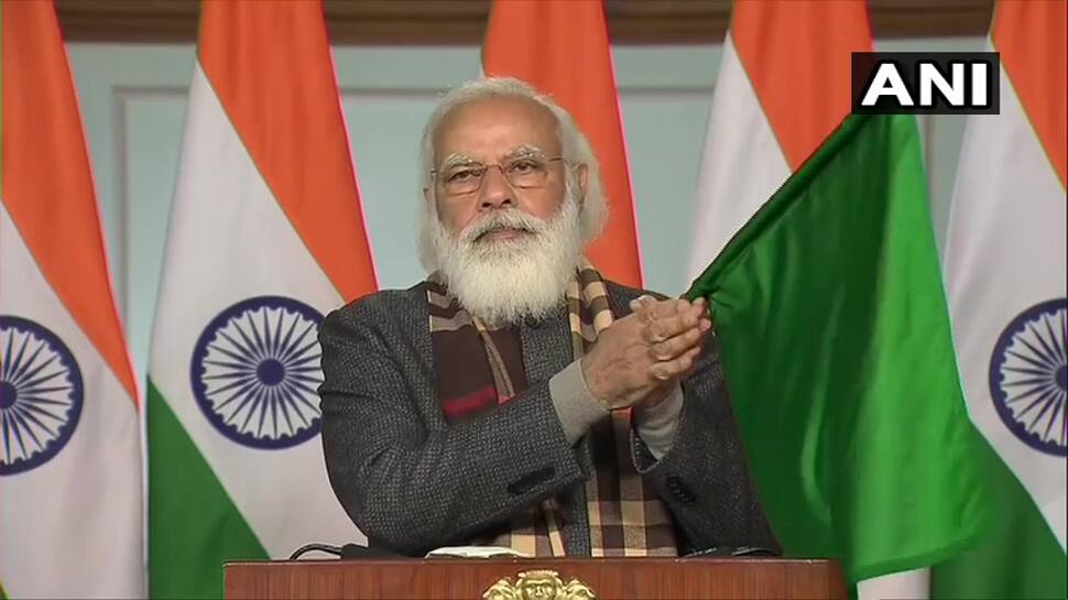 રેલવેના ઈતિહાસમાં પહેલીવાર એકસાથે અલગ અલગ જગ્યાઓથી 8 ટ્રેનોને લીલીઝંડી બતાવાઈ રેલવેના ઈતિહાસમાં પહેલીવાર એકસાથે અલગ અલગ જગ્યાઓથી 8 ટ્રેનોને લીલીઝંડી બતાવાઈ
