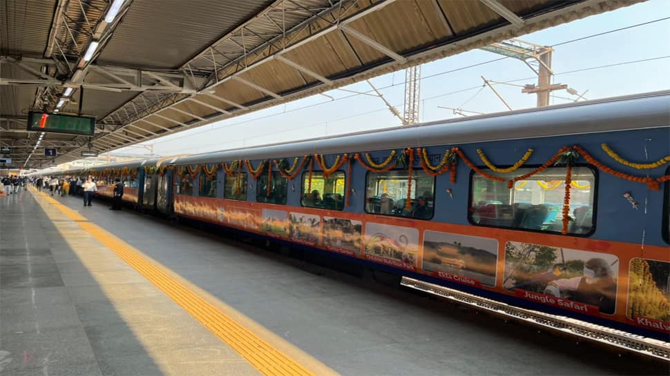 અમદાવાદથી જનશતાબ્દી એક્સપ્રેસ ઉપડી, દરેક સ્ટોપેજ પર થશે સ્વાગત અમદાવાદથી જનશતાબ્દી એક્સપ્રેસ ઉપડી, દરેક સ્ટોપેજ પર થશે સ્વાગત
