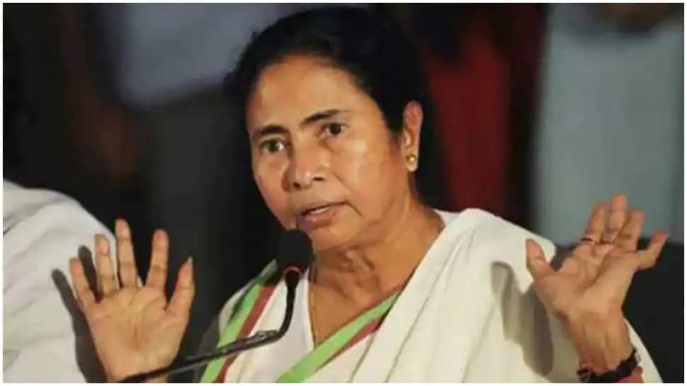 નંદીગ્રામથી ચૂંટણી લડશે Mamata Banerjee, શુભેંદુના ગઢમાં કર્યું શક્તિ પ્રદર્શન નંદીગ્રામથી ચૂંટણી લડશે Mamata Banerjee, શુભેંદુના ગઢમાં કર્યું શક્તિ પ્રદર્શન