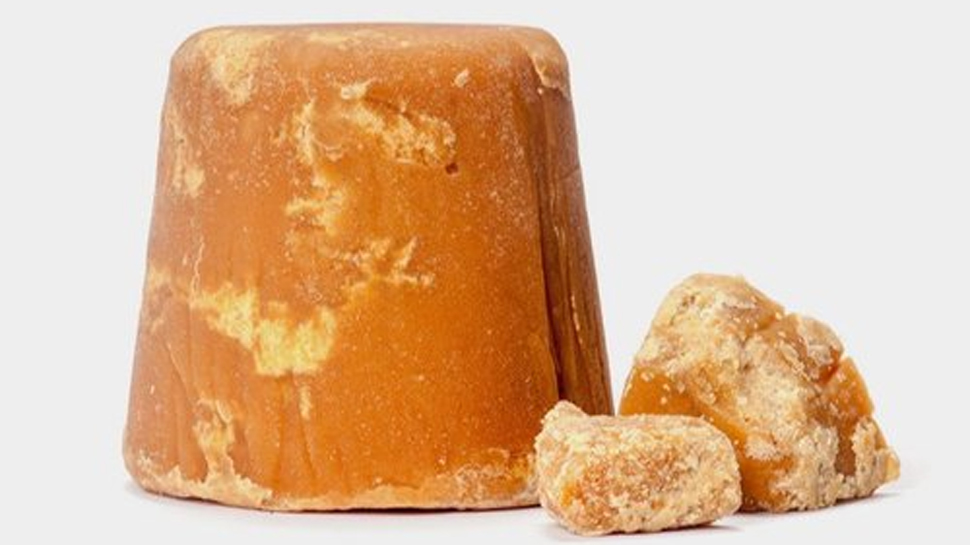 શિયાળામાં ગોળ ખાવાના છે અનેક ફાયદાઓ, બારે મહિના તમારાથી દૂર રહેશે આ રોગો