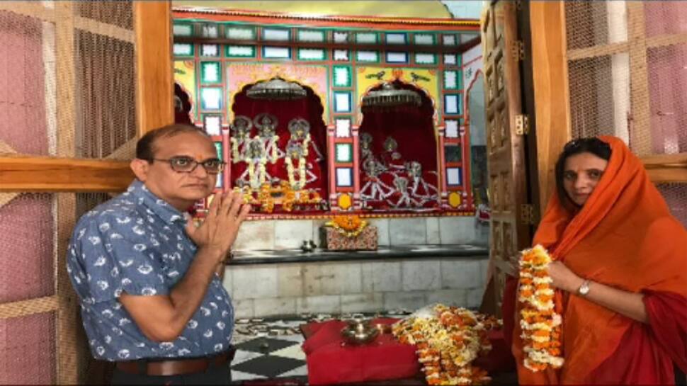 સર્વ ધર્મ સમભાવનું નોખું ઉદાહરણ, મુસ્લિમ દંપતીએ રામ મંદિર માટે કર્યું દાન સર્વ ધર્મ સમભાવનું નોખું ઉદાહરણ, મુસ્લિમ દંપતીએ રામ મંદિર માટે કર્યું દાન