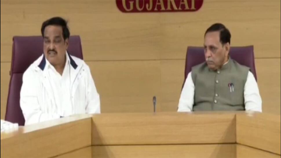Local Body Polls : અમદાવાદમાં આ સિનિયર નેતાઓનું પત્તું કપાઈ શકે છે, ચૂંટણીમાં ફેરવાશે કાતર Local Body Polls : અમદાવાદમાં આ સિનિયર નેતાઓનું પત્તું કપાઈ શકે છે, ચૂંટણીમાં ફેરવાશે કાતર