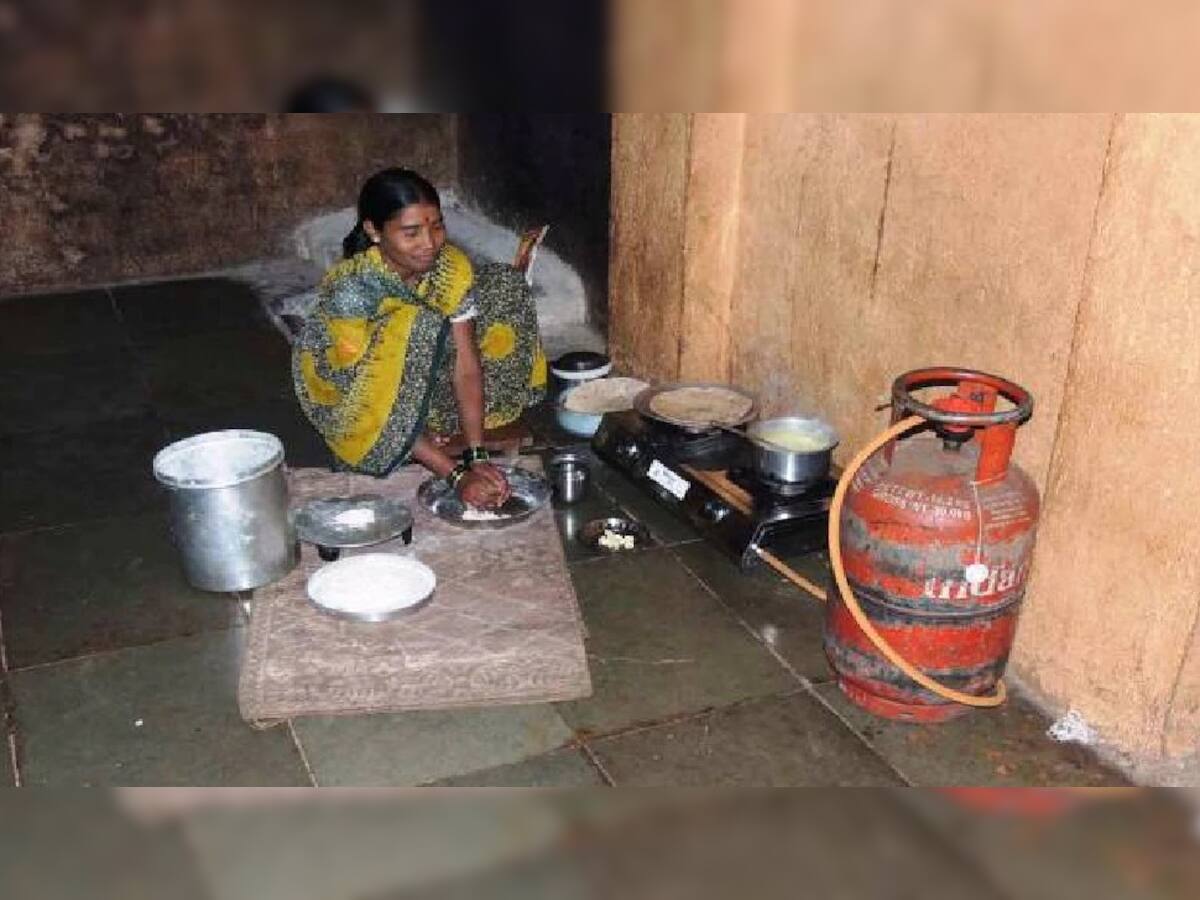 સરકાર મફતમાં આપે છે LPG કનેક્શન અને 1600 રૂપિયા, જાણો તમને કેવી રીતે મળશે?