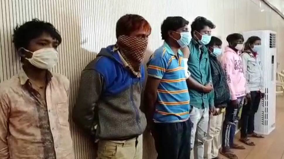 મુસ્લિમ યુવક સાથે પ્રેમ લગ્ન કરનારા 7 સાળાઓની રાજકોટ પોલીસે કરી ધરપકડ મુસ્લિમ યુવક સાથે પ્રેમ લગ્ન કરનારા 7 સાળાઓની રાજકોટ પોલીસે કરી ધરપકડ