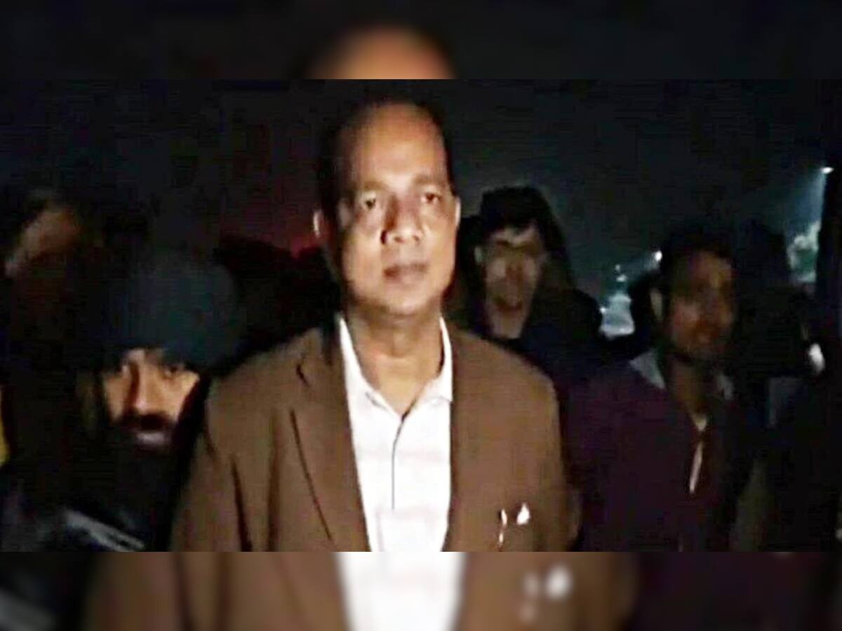 West Bengal: બોમ્બ હુમલામાં મંત્રી Jakir Hossain ગંભીર રીતે ઘાયલ, ઘટનાનો VIDEO આવ્યો સામે 