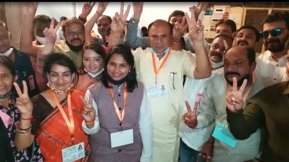 Vadodara Corporation Election Result: સંસ્કારનગરી વડોદરામાં ભાજપનો ભગવો લહેરાયો, ભાજપે મેળવ્યો બહુમત Vadodara Corporation Election Result: સંસ્કારનગરી વડોદરામાં ભાજપનો ભગવો લહેરાયો, ભાજપે મેળવ્યો બહુમત