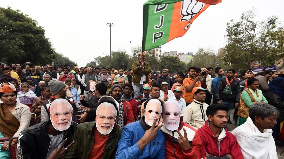 Vadodara: સીઆર પાટીલની ભવિષ્યવાણી સાચી પડી, કોંગ્રેસ કંગાળ, ભાજપને ભરપૂર પ્રેમ Vadodara: સીઆર પાટીલની ભવિષ્યવાણી સાચી પડી, કોંગ્રેસ કંગાળ, ભાજપને ભરપૂર પ્રેમ