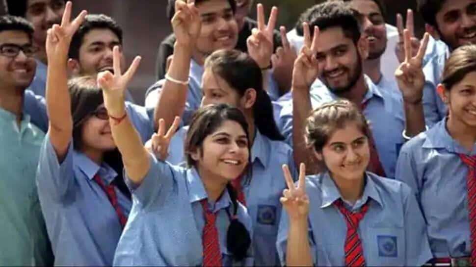 Tamil Nadu: પરીક્ષા આપ્યા વગર પાસ થશે ધોરણ 9, 10 અને 11ના વિદ્યાર્થીઓ, મુખ્યમંત્રીએ કરી જાહેરાત Tamil Nadu: પરીક્ષા આપ્યા વગર પાસ થશે ધોરણ 9, 10 અને 11ના વિદ્યાર્થીઓ, મુખ્યમંત્રીએ કરી જાહેરાત