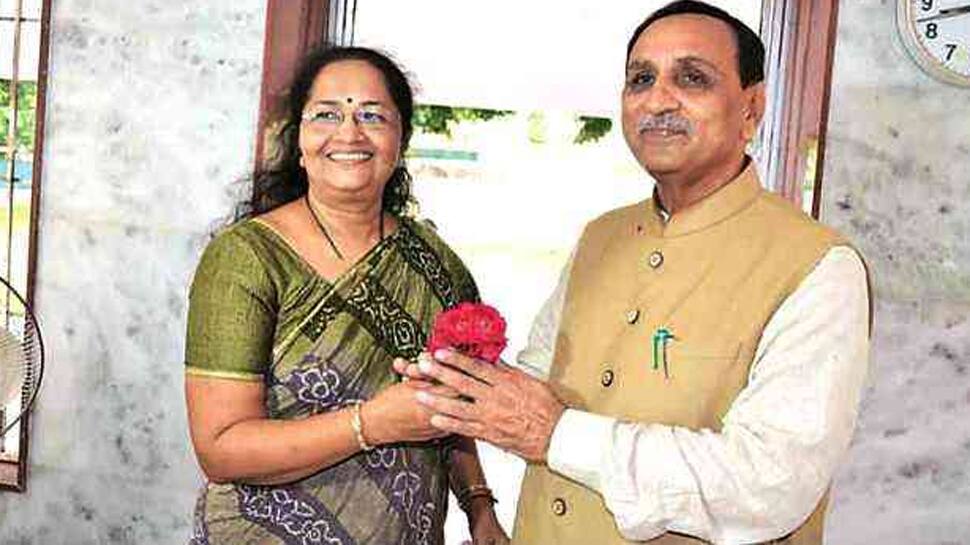 CM વિજય રૂપાણીના પત્ની અંજલીબેન રૂપાણી આજે કોરોનાની વેક્સિન લેશે CM વિજય રૂપાણીના પત્ની અંજલીબેન રૂપાણી આજે કોરોનાની વેક્સિન લેશે