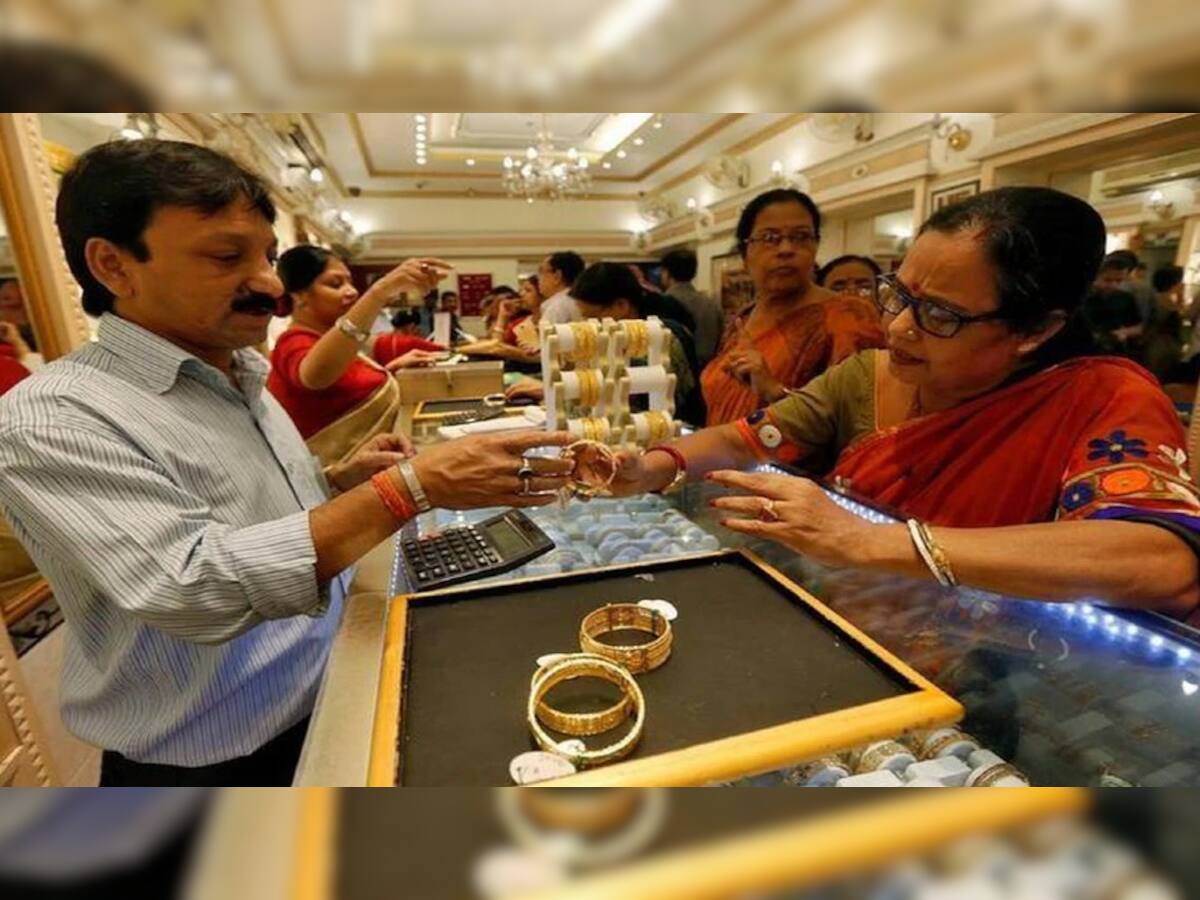 Gold Price Today, 1 March 2021: 10,000 રૂપિયાથી વધુ સસ્તું મળી રહ્યું છે સોનું, હવે વધશે ભાવ!