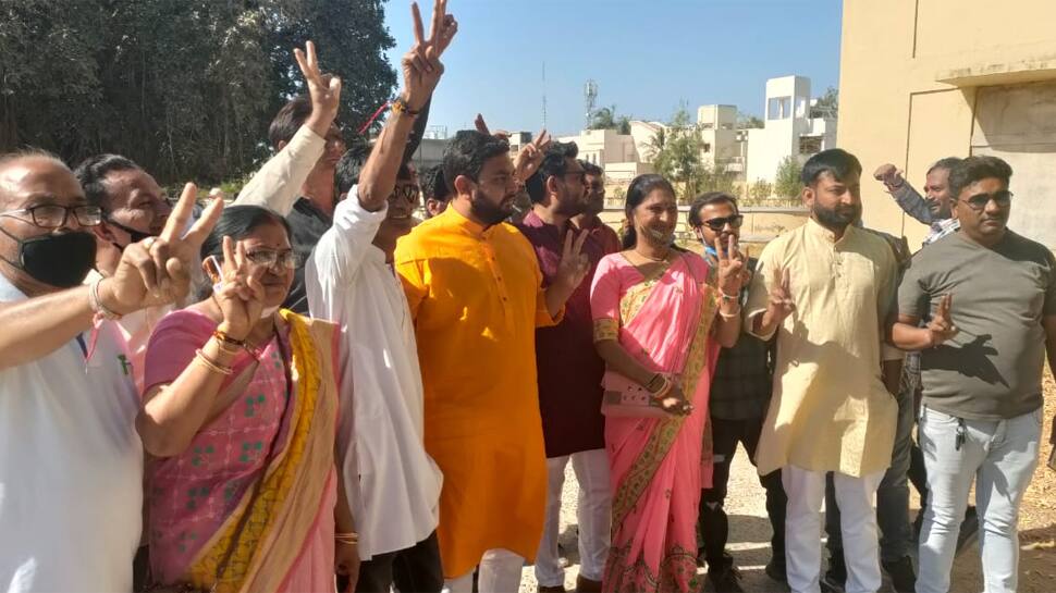 નગરપાલિકા ચૂંટણીના પરિણામનું મહાકવરેજ Live : ભાજપ જીત તરફ આગળ નગરપાલિકા ચૂંટણીના પરિણામનું મહાકવરેજ Live : ભાજપ જીત તરફ આગળ