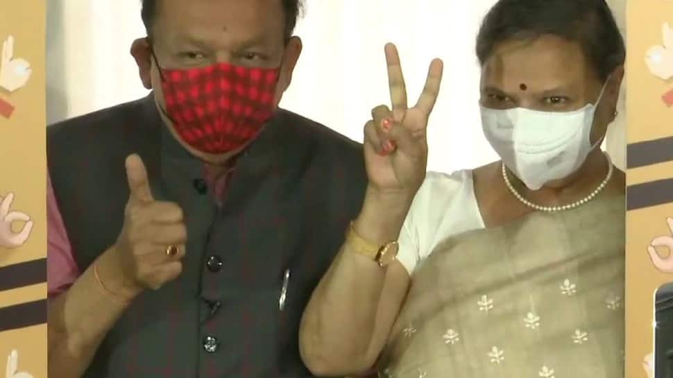 Corona Vaccination: આજે સ્વાસ્થ્ય મંત્રી સહિત આ દિગ્ગજ નેતાઓએ મૂકાવી કોરોના રસી Corona Vaccination: આજે સ્વાસ્થ્ય મંત્રી સહિત આ દિગ્ગજ નેતાઓએ મૂકાવી કોરોના રસી