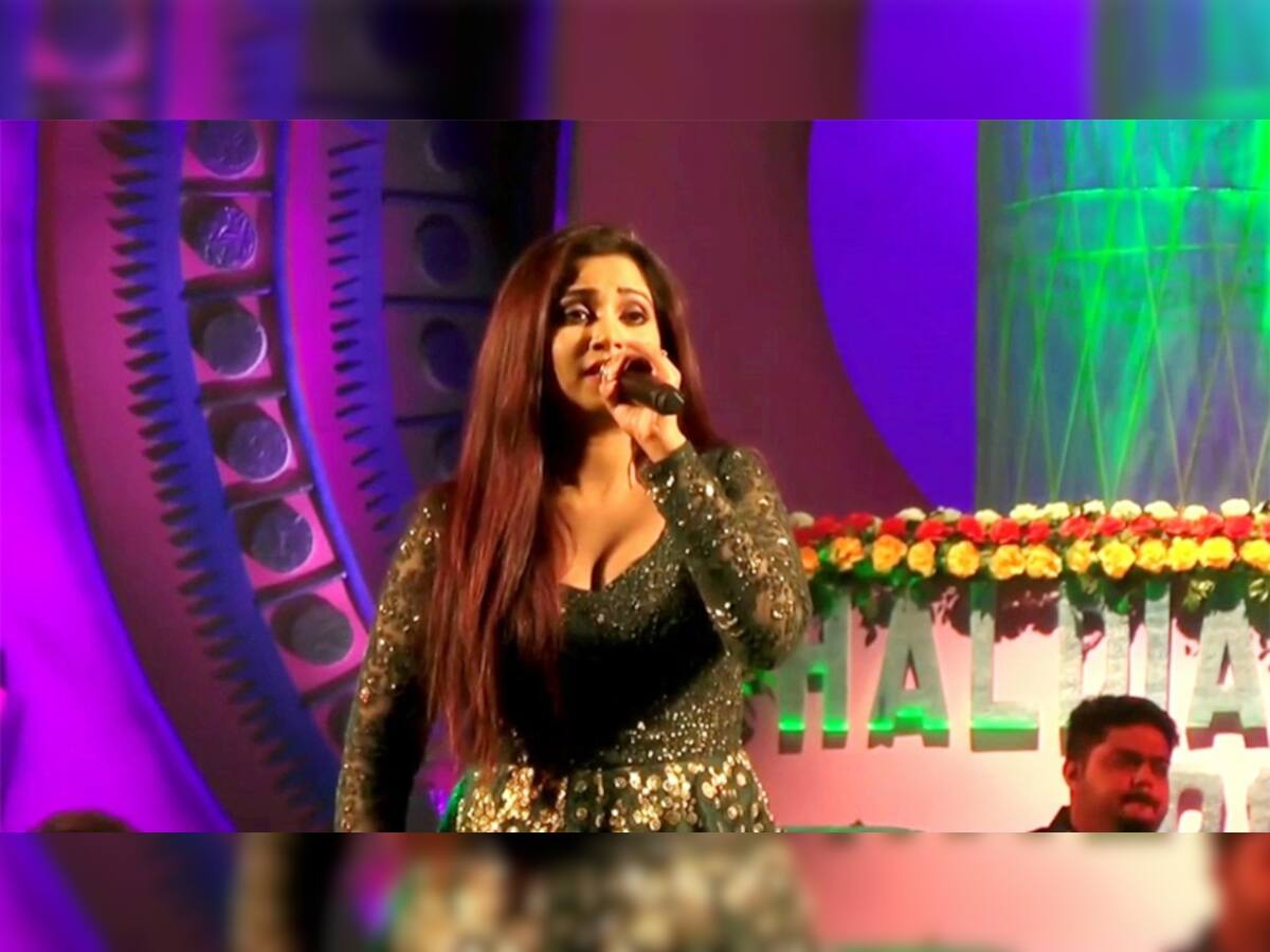 Singer Shreya Ghoshal મમ્મી બનશેઃ બેબી બમ્પ સાથે ફોટો શેર કર્યો, બાળકનું નામ પણ જણાવ્યું