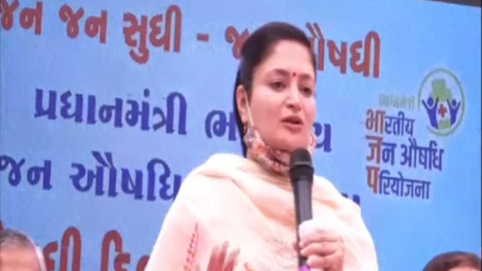 સાંસદ પુનમ માડમના અધ્યક્ષ સ્થાને જન ઔષધી દિવસની ઉજવણી, મહિલા હાઇજીન પર વિશેષ ધ્યાન સાંસદ પુનમ માડમના અધ્યક્ષ સ્થાને જન ઔષધી દિવસની ઉજવણી, મહિલા હાઇજીન પર વિશેષ ધ્યાન