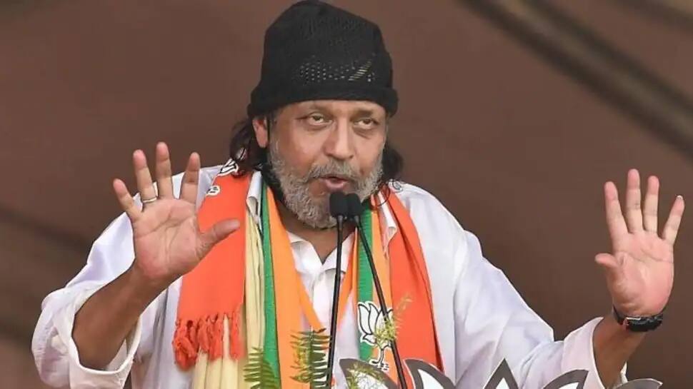 BJP માં જોડાતાની સાથે જ મિથુન ચક્રવર્તીએ ઉચ્ચારેલો એક શબ્દ ચર્ચાના ચગડોળે ચઢ્યો BJP માં જોડાતાની સાથે જ મિથુન ચક્રવર્તીએ ઉચ્ચારેલો એક શબ્દ ચર્ચાના ચગડોળે ચઢ્યો