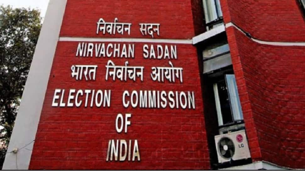 West Bengal Assembly Election: પશ્ચિમ બંગાળના ડીજીપી વીરેન્દ્રને ચૂંટણી પંચે હટાવ્યા, પી નીરજનયનને સોંપી જવાબદારી West Bengal Assembly Election: પશ્ચિમ બંગાળના ડીજીપી વીરેન્દ્રને ચૂંટણી પંચે હટાવ્યા, પી નીરજનયનને સોંપી જવાબદારી