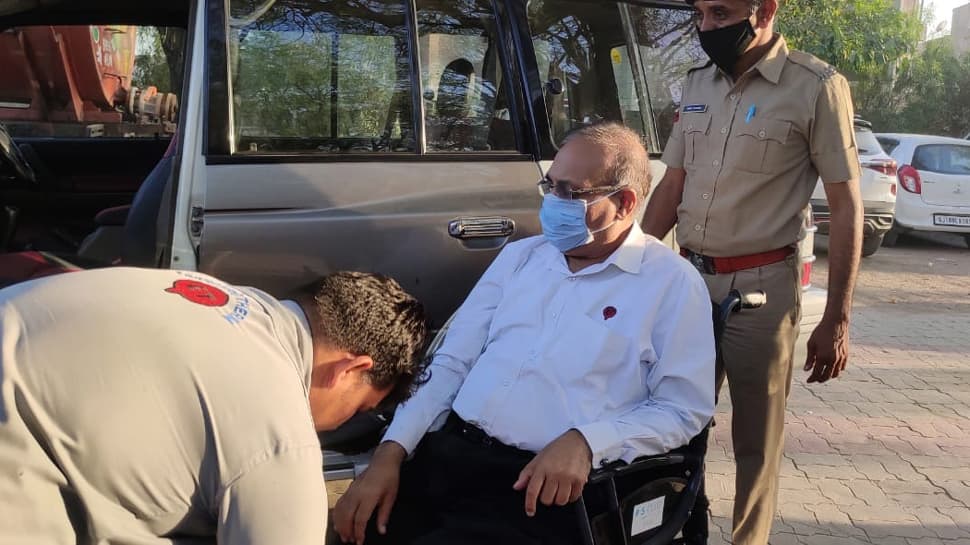 ઈલેક્ટ્રોથર્મ કંપનીના MD ફરી વિવાદમાં, 10 વર્ષ બાદ ભાઈએ નોંધાવી ભાઈ વિરુદ્ધ ફરિયાદ ઈલેક્ટ્રોથર્મ કંપનીના MD ફરી વિવાદમાં, 10 વર્ષ બાદ ભાઈએ નોંધાવી ભાઈ વિરુદ્ધ ફરિયાદ