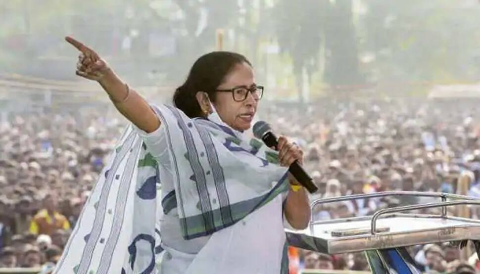 Mamata Banerjee નો આ એક નિર્ણય માસ્ટર સ્ટ્રોક સાબિત થશે!, જાણો કેવી રીતે BJP ને થઈ શકે છે નુકસાન Mamata Banerjee નો આ એક નિર્ણય માસ્ટર સ્ટ્રોક સાબિત થશે!, જાણો કેવી રીતે BJP ને થઈ શકે છે નુકસાન